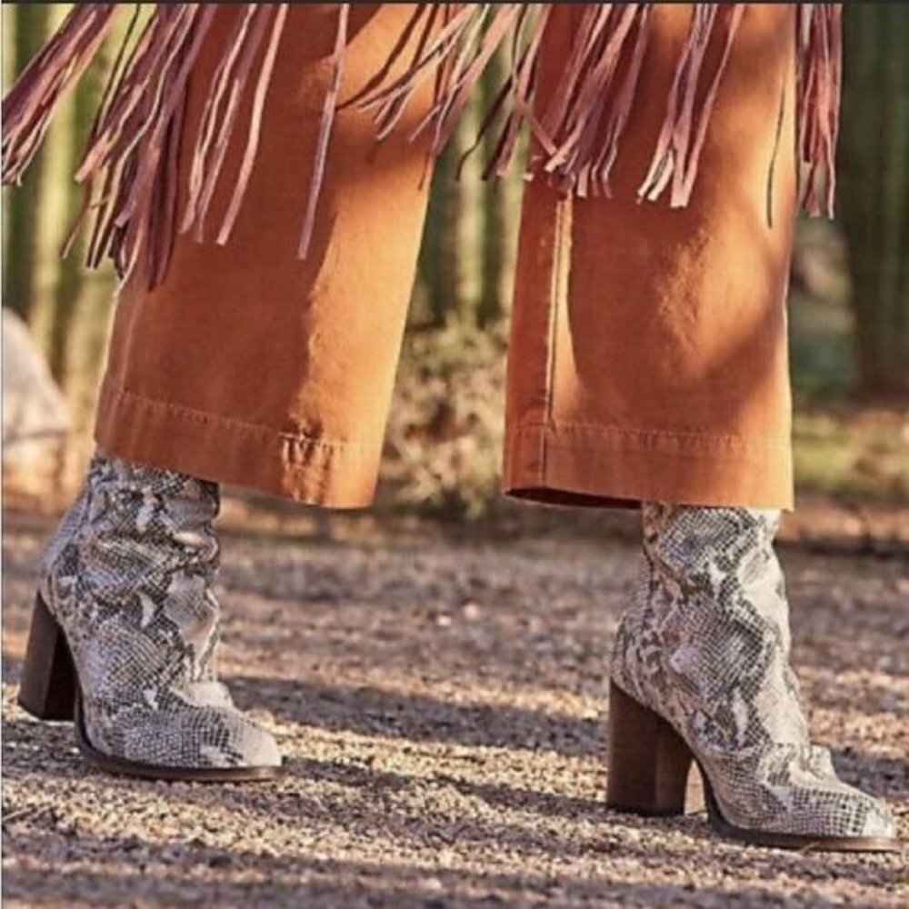 Free People Elle Boot Block Heel Snakeskin Boot White Grey 39 9